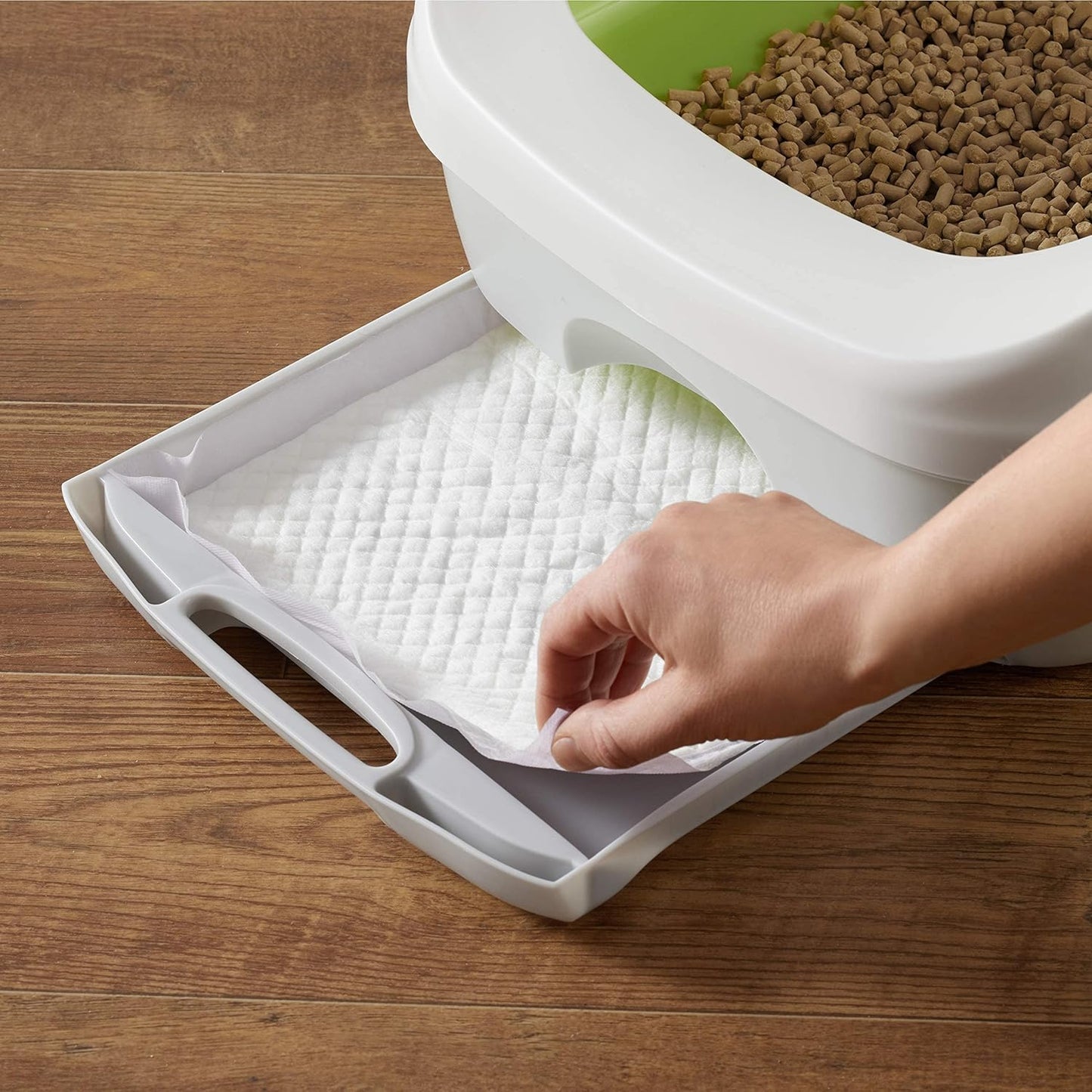 Amazon Basics Cat Litters Pee Pads, 40 Count, Universal Fit for Litter Box, Odor Control, Unscented, Purple