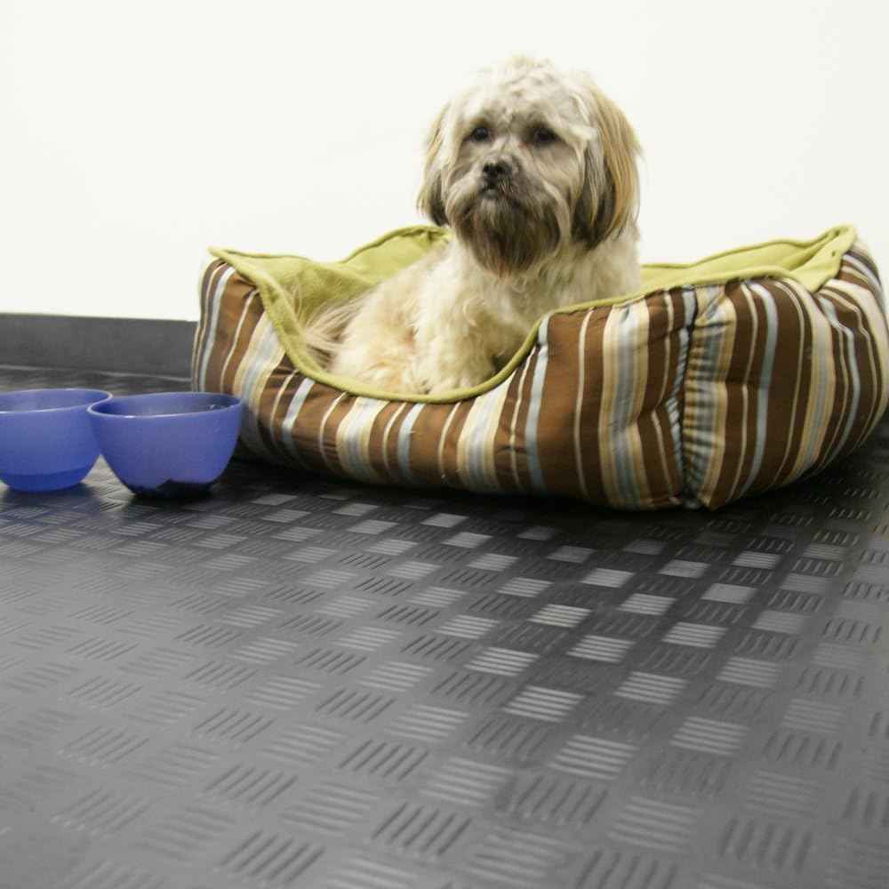 Rubber Cal Diamond-Grip Floor Mat