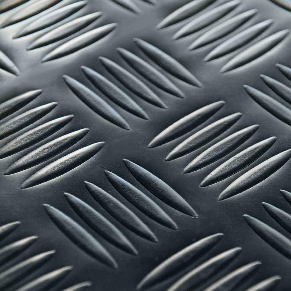 Rubber Cal Diamond-Grip Floor Mat