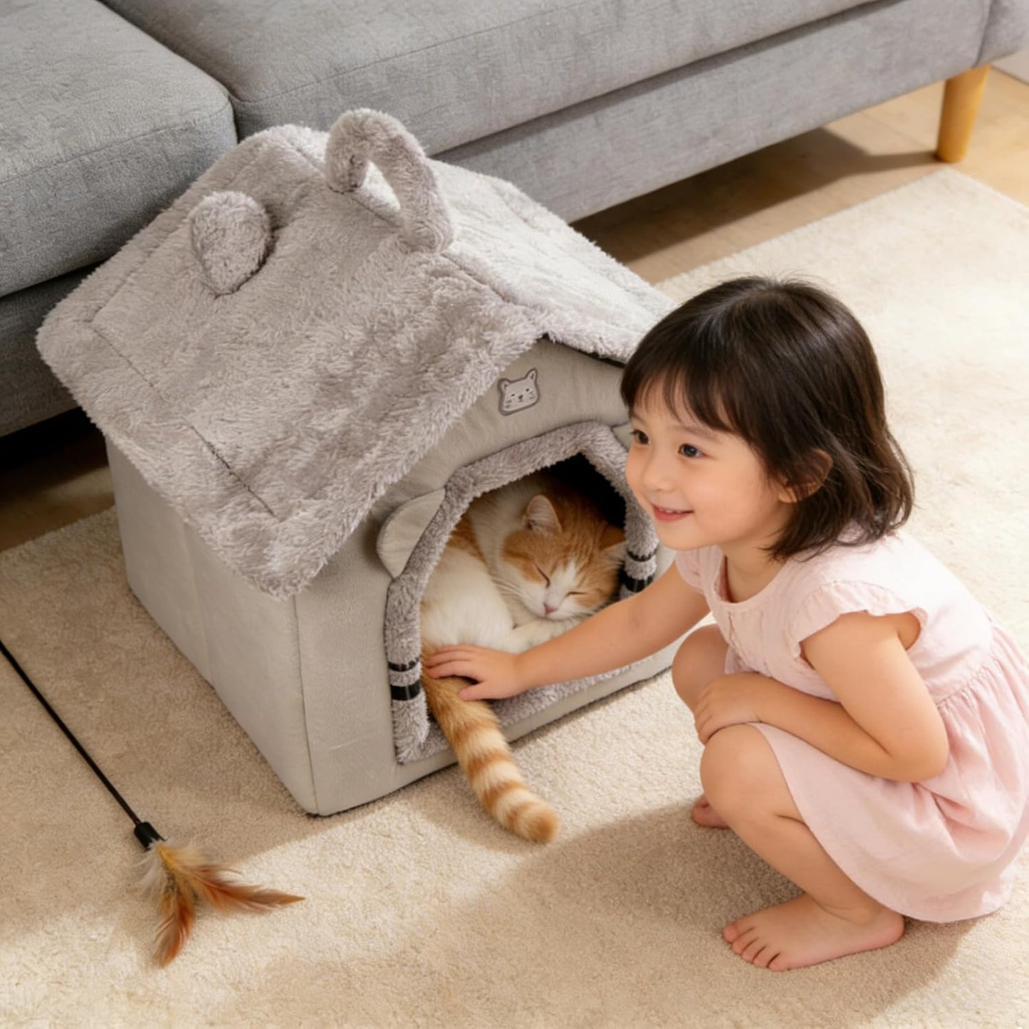 Cat Bed for Indoor Cats, Cartoon Pattern Cat Cave Bed with Handle Design, Soft Cat Hideaway Indoor, Lovely Cat House for Kitten, Puppy & Small Pets (M)