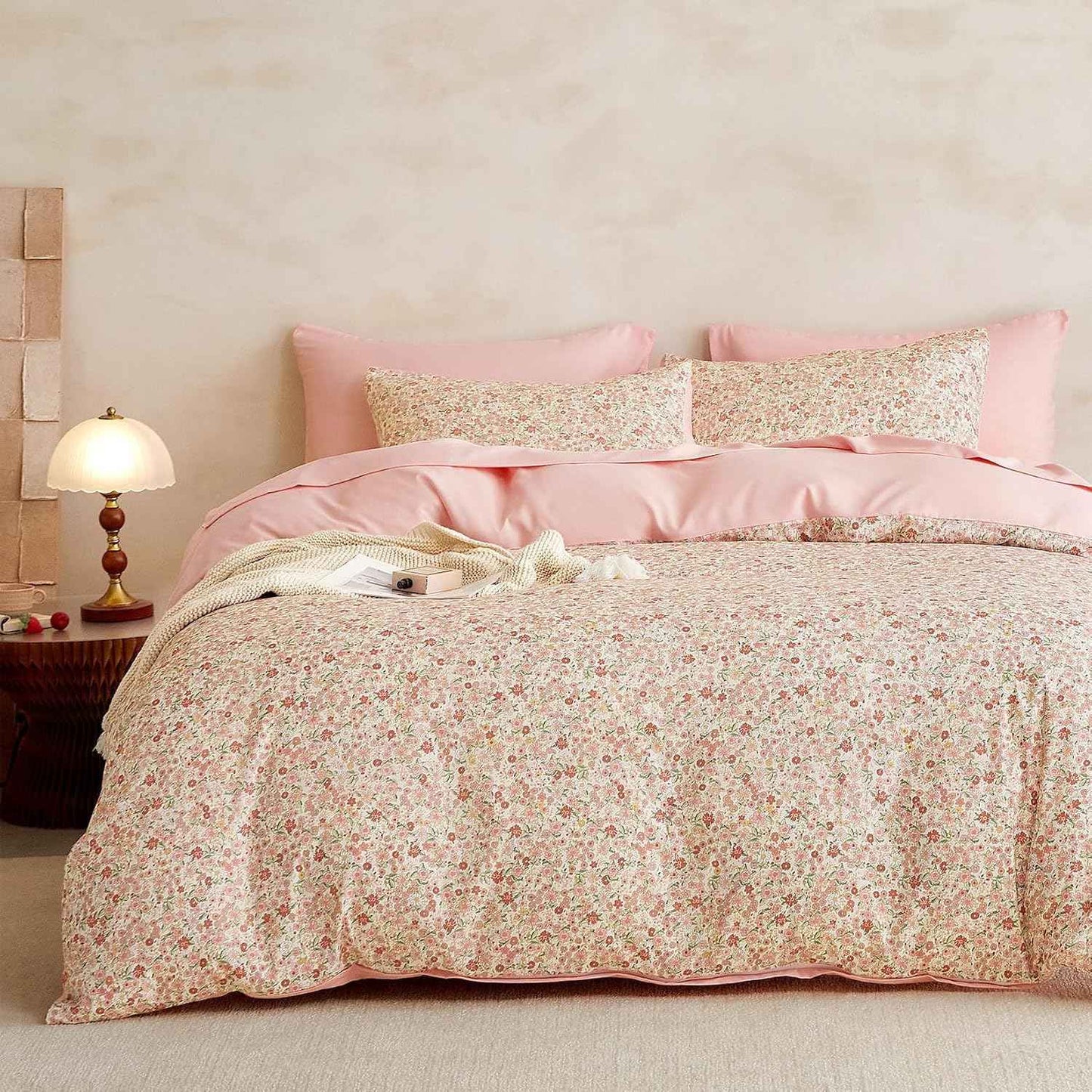 Wake In Cloud - Floral Comforter Set, Cute Vintage Flower Cottagecore Aesthetic for Women Teen Girls, Soft Lightweight Dorm Bedding, 3 Pieces, Cream Pink, Full Size